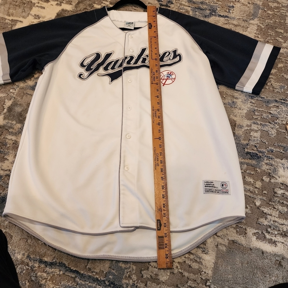 Yankees button down jersey 2XL. - Picture 9 of 16